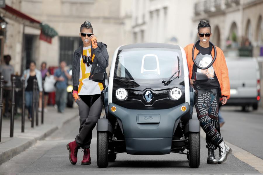  Renault Twizy Z.E. 2011 года  (фото 10 из 94)
